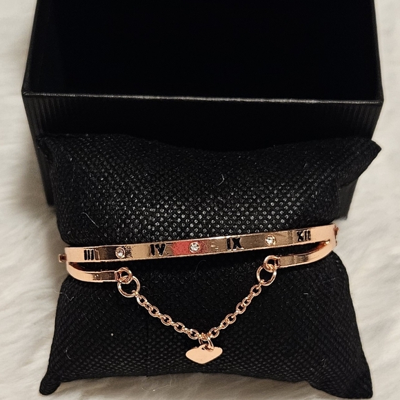 Roman Numeral Heart Chain Bracelet - Rose Gold - Picture 2 of 3